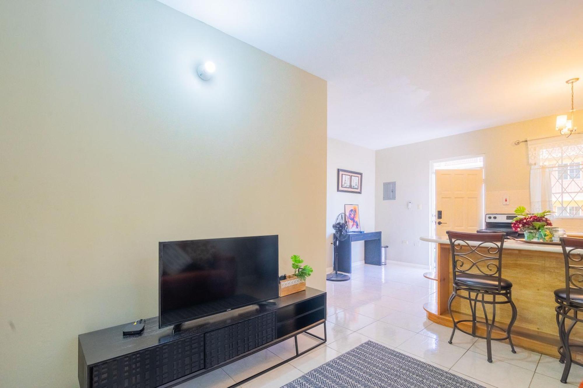 Musgrave Annex- Comfy 1 Bedroom Apartment On The Ground Floor คิงส์ตัน ภายนอก รูปภาพ