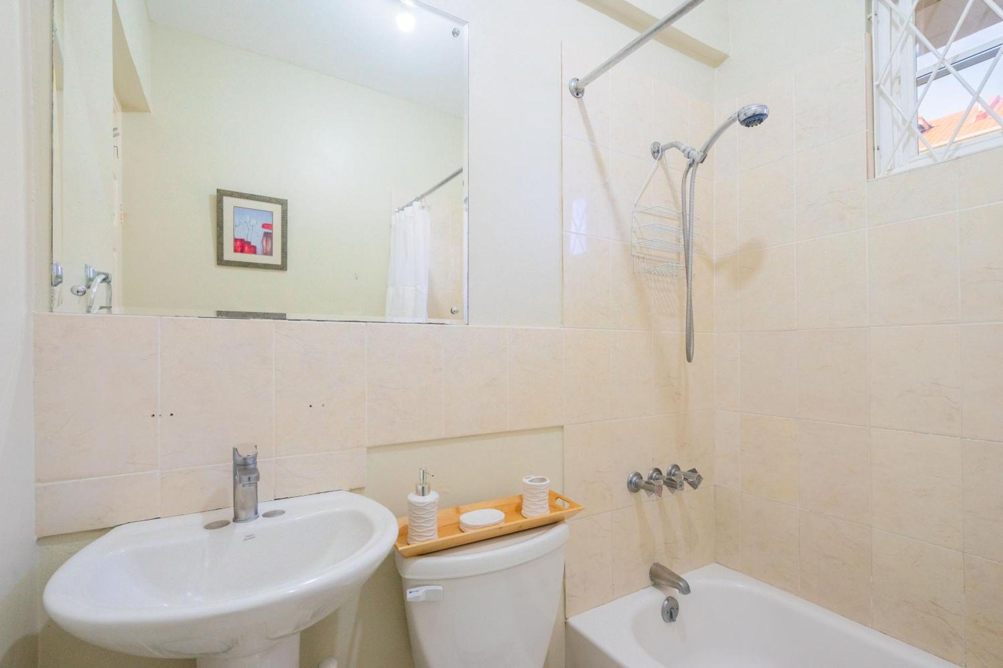 Musgrave Annex- Comfy 1 Bedroom Apartment On The Ground Floor คิงส์ตัน ภายนอก รูปภาพ