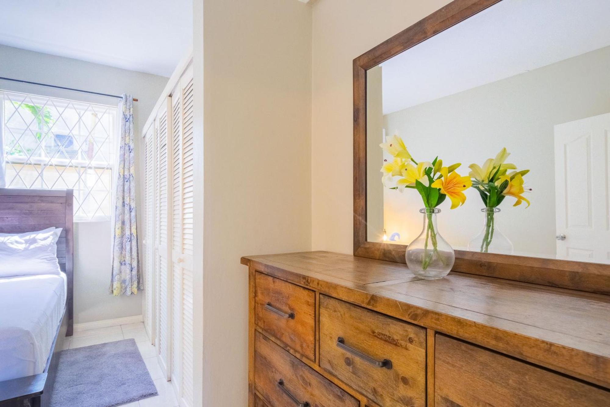 Musgrave Annex- Comfy 1 Bedroom Apartment On The Ground Floor คิงส์ตัน ภายนอก รูปภาพ