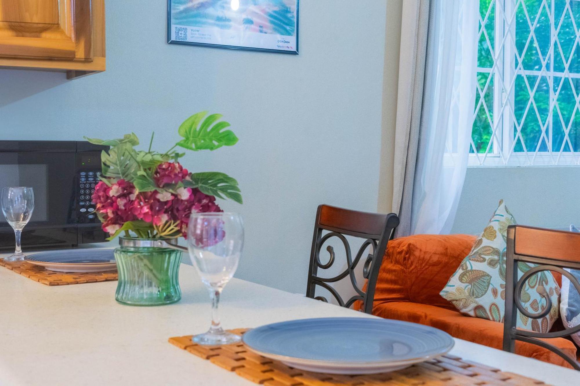 Musgrave Annex- Comfy 1 Bedroom Apartment On The Ground Floor คิงส์ตัน ภายนอก รูปภาพ