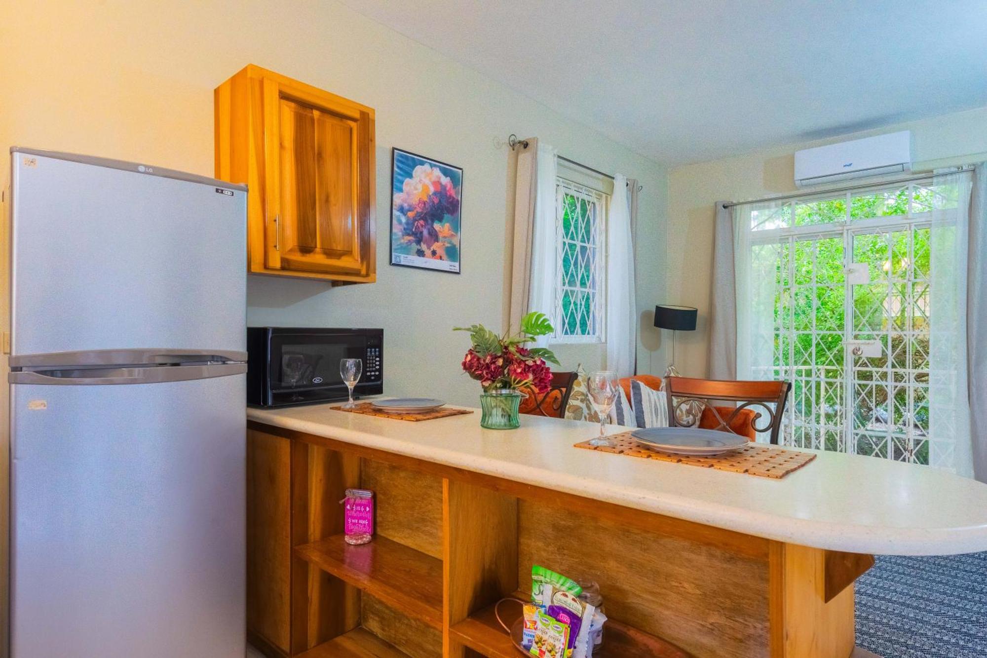 Musgrave Annex- Comfy 1 Bedroom Apartment On The Ground Floor คิงส์ตัน ภายนอก รูปภาพ