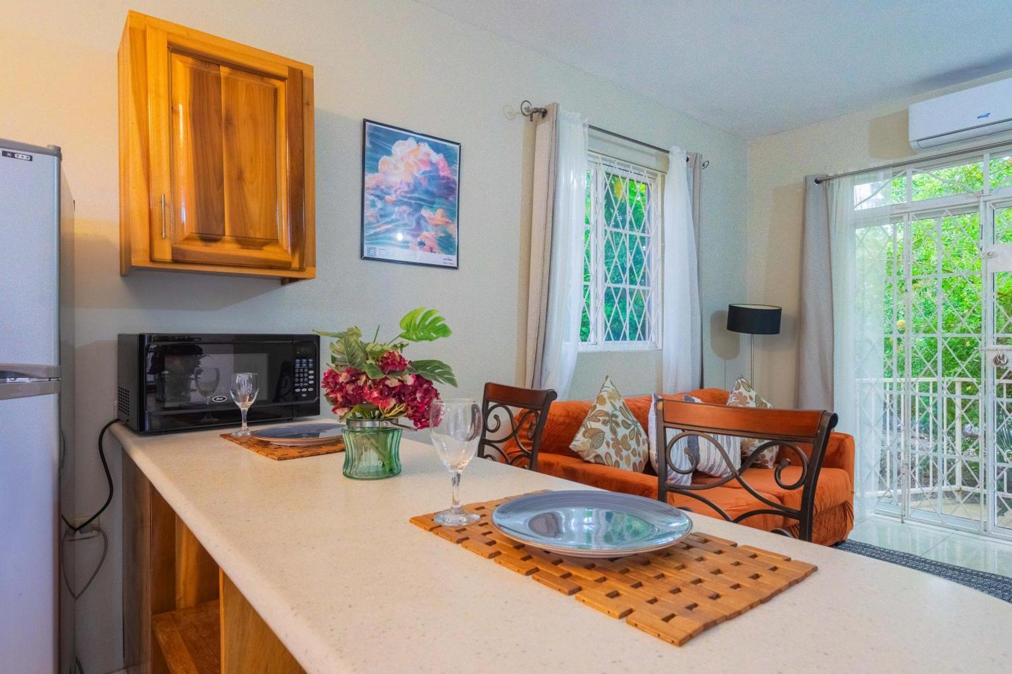 Musgrave Annex- Comfy 1 Bedroom Apartment On The Ground Floor คิงส์ตัน ภายนอก รูปภาพ